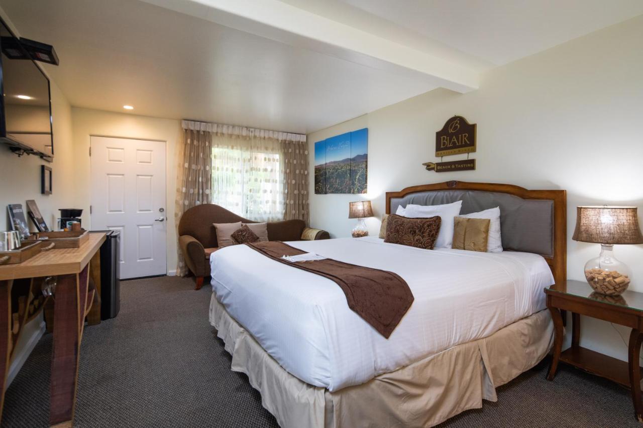 The Vendange Carmel Inn & Suites Exterior photo
